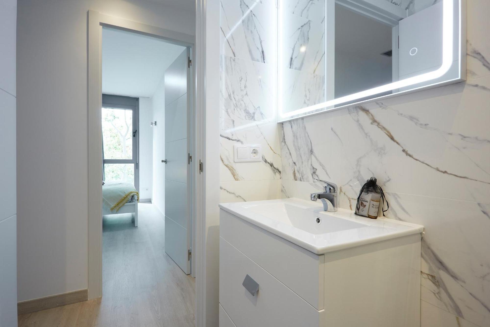 Three Bedroom Two Bathroom Apartment Close To Beach Barcelona Bagian luar foto